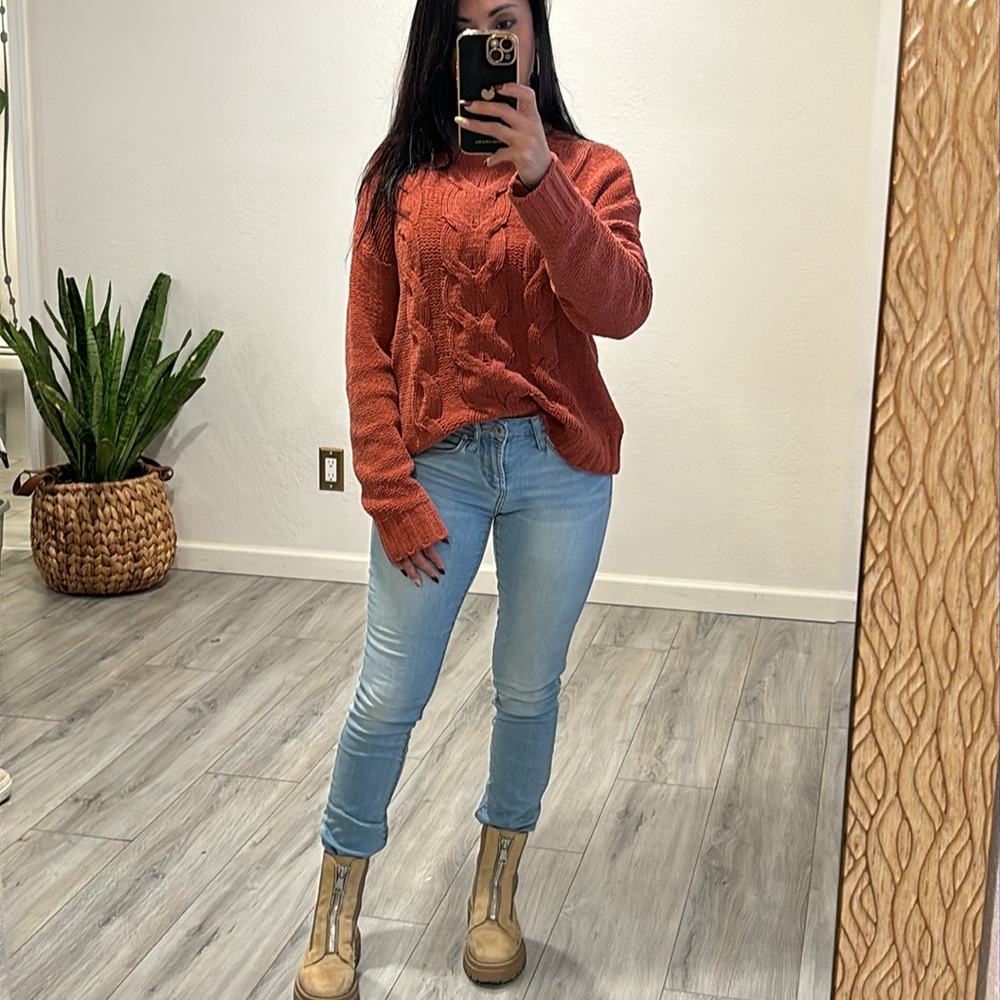 American Eagle Cozy Sweater - Picture 2 of 5